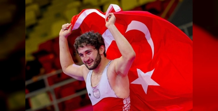 Kayseri Şekersporlu güreşçi Salih Yazıcı, dünya ikincisi oldu