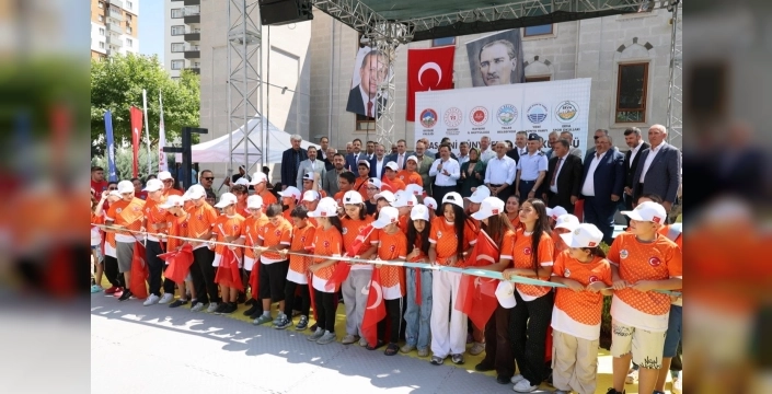 Kayseri Talas'ta yeni bir spor okulu kapılarını açtı