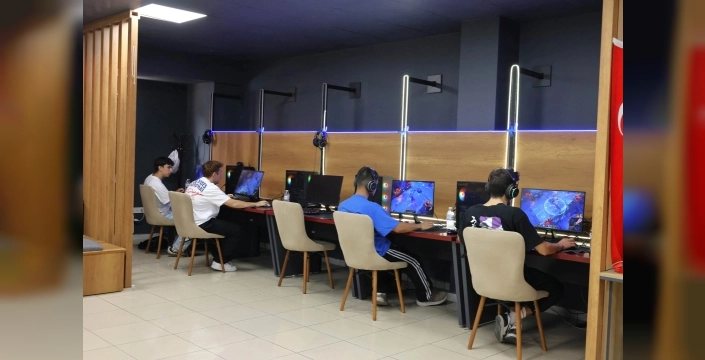 Keçiören'de gençler espor turnuvasında bir araya geldi