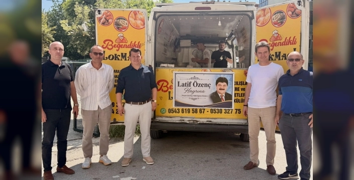 Keşan'da eski milli eğitim müdürü Latif Özenç, vefatının yıl dönümünde lokma hayrıyla anıldı