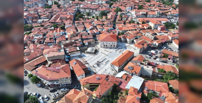 Kula eski pazar yeri modern meydana dönüşüyor