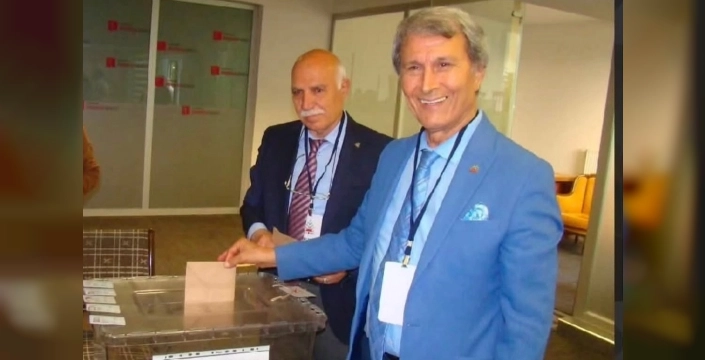 Kutlu Parti, ilk olağan kurultayını yaptı; Halaçoğlu tekrar genel başkan seçildi