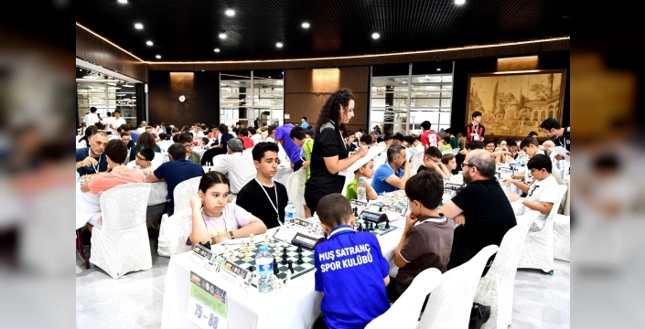 Malatya ev sahipliği yapıyor: Altın Kayısı Satranç Turnuvası sürüyor