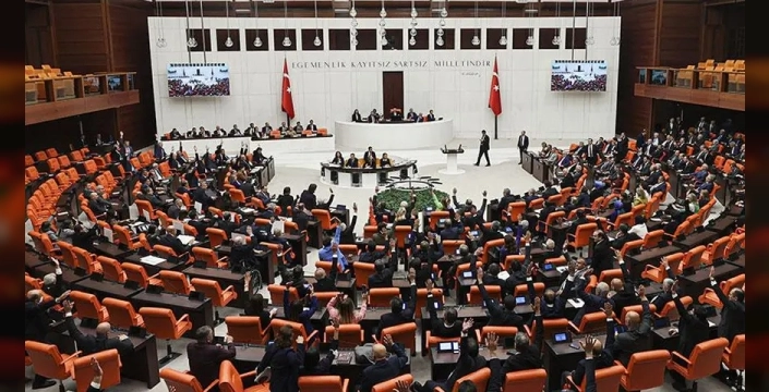 Meclis'ten tarihi adım: Öğrenci affı yasalaştı