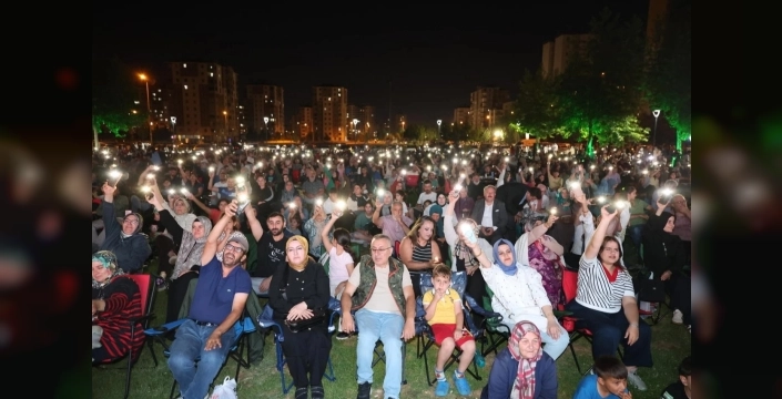 Melikgazi'de şiir ve türkü gecesi düzenlendi