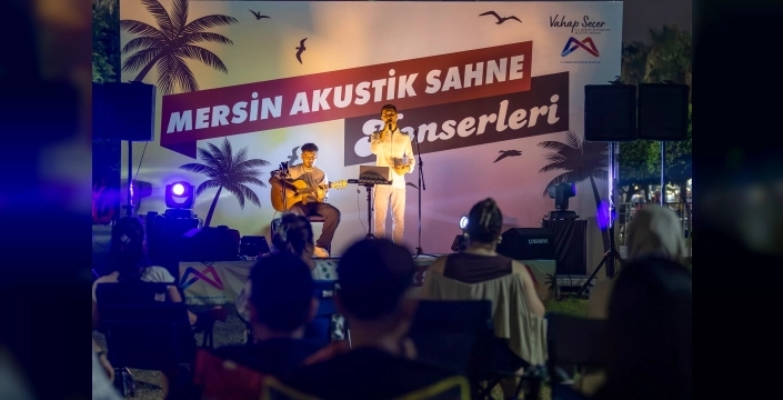 Mersin'de akustik konserler yaz akşamlarını renklendiriyor