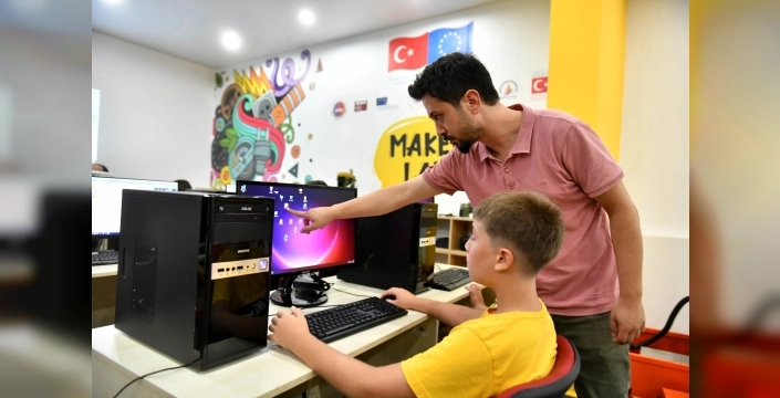 Muratpaşa'da çocuklara robotik kodlama eğitimi