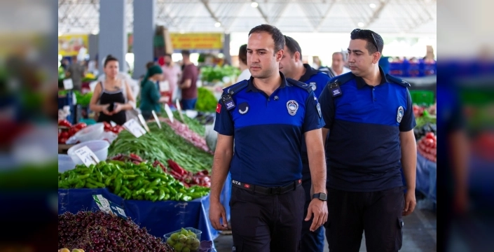 Narlıdere'de zabıta artık gözünüz üstünde: Yaka kameraları göreve başladı, şeffaflık devri!