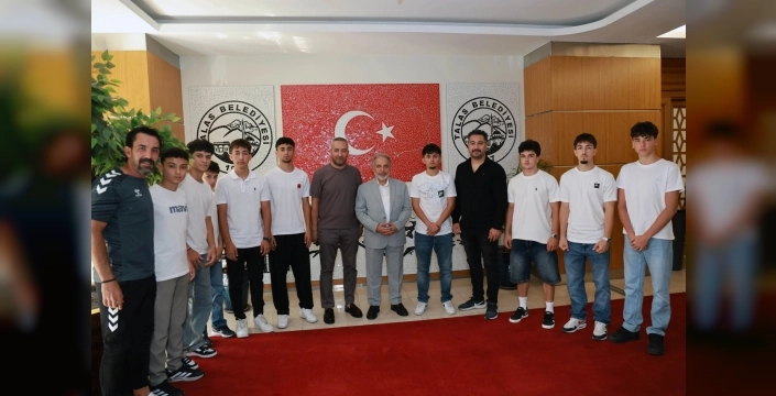 Talas Belediyespor'dan Kayserispor'a 9 genç futbolcu transferi
