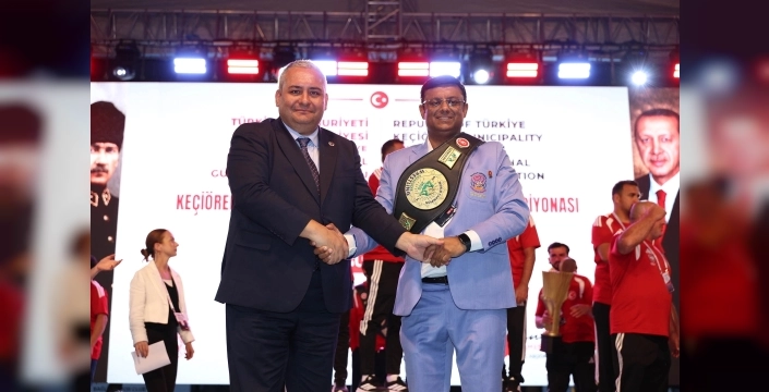 Türkiye, karakucak güreşinde dünya şampiyonu oldu