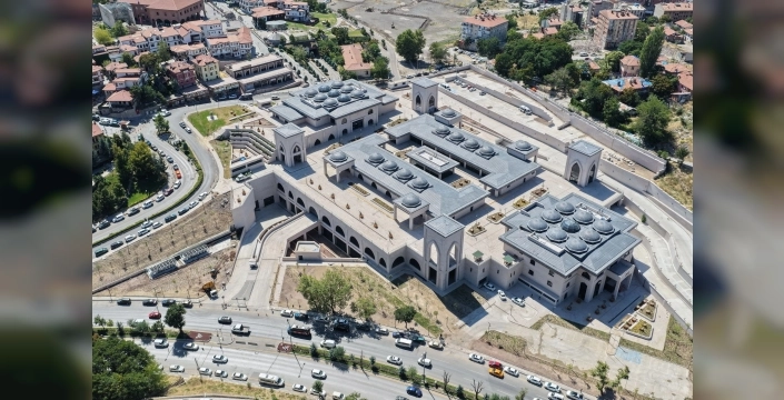 Ulus'ta modern dolmuş durakları hizmete girdi