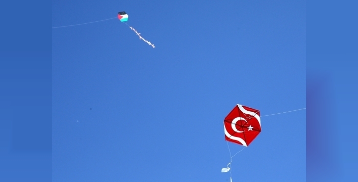 Ardahan'da uçurtmalar, Gazzeli çocuklar için gökyüzüne bırakıldı