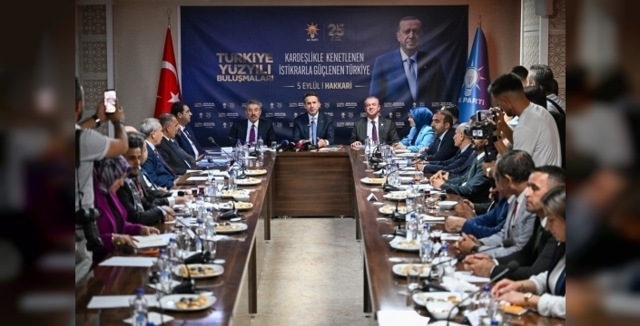 Bakan Bayraktar, Hakkari'de yatırımları görüştü
