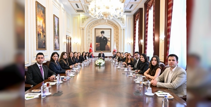 Bakan Gürlek adliye muhabirleriyle buluştu