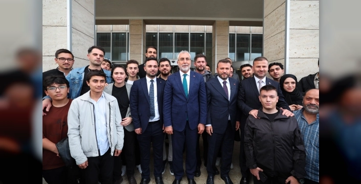 Bakan Işıkhan istihdam merkezini ziyaret etti