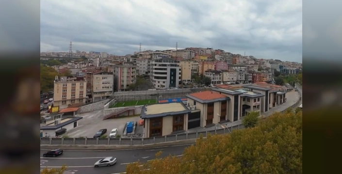Beyoğlu'nda yeni imam hatip ortaokulu faaliyete geçti