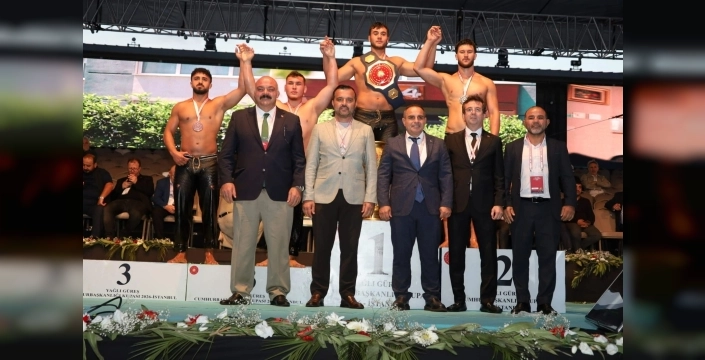 Bursa Büyükşehir Belediye güreşçisi Düzenci, Cumhurbaşkanlığı Kupası'nda üçüncü oldu