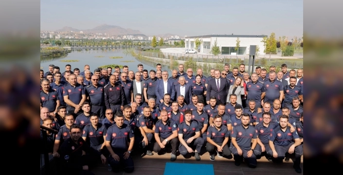 Büyükkılıç'tan itfaiyecilere özel gün kutlaması