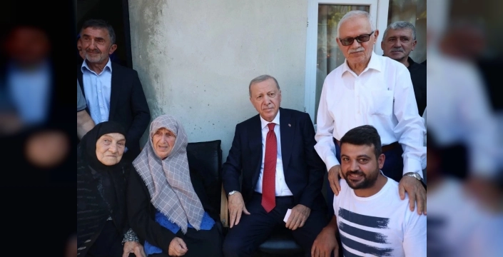 Cumhurbaşkanı Erdoğan, Rize'deki komşularını ziyaret etti