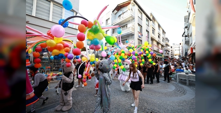 EFEST 2026 festivali renkli etkinliklerle başladı