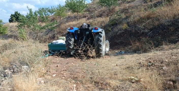 Elazığ'da traktör devrildi: 2 yaralı