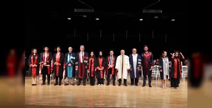 Erciyes Üniversitesi'nde lisansüstü mezuniyet töreni gerçekleştirildi