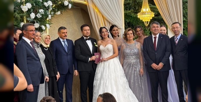 Erzurum Emniyet Müdürü Onur Karaburun'un kızı evlendi
