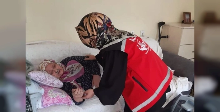 Evde bakım yardımları, hak sahiplerinin hesaplarına yatırıldı