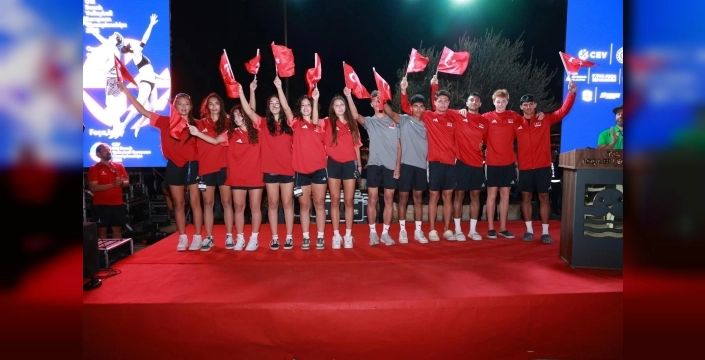Foça'da 35 ülkeden genç voleybol takımları bir araya geldi
