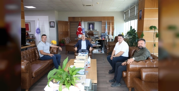 Gazeteciler derneği rektörü ziyaret etti