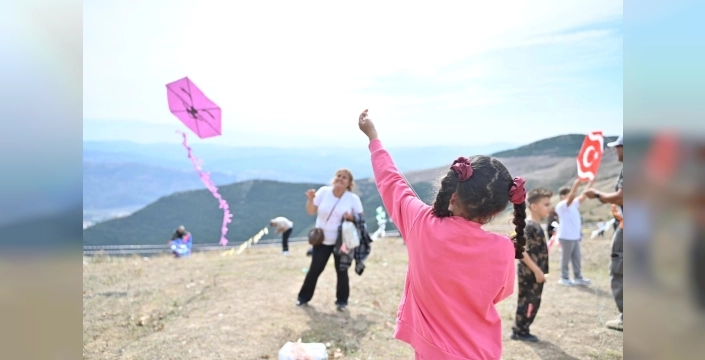 Gemlik'te uçurtma şenliği coşkusu