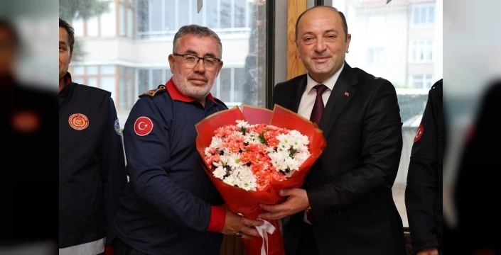 Geyve belediye başkanı itfaiye ve orman çalışanlarını ziyaret etti