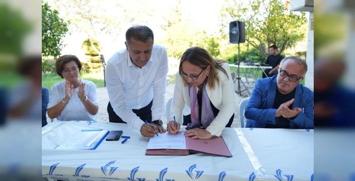 Güzelbahçe Belediyesi'nde toplu sözleşmeler imzalandı