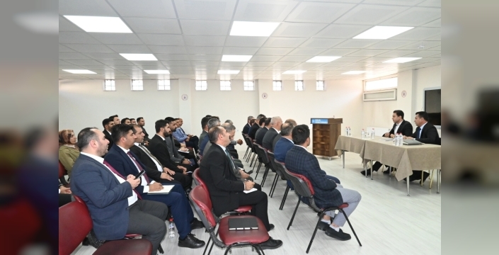 Hizan kaymakamı okul müdürleriyle toplandı