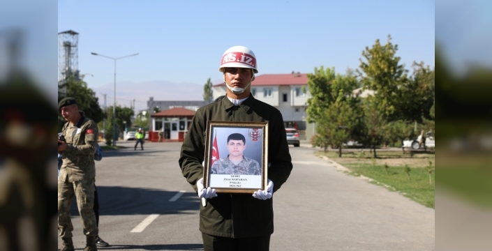 Iğdır'da askeri araç kazasında şehit olan asker için tören yapıldı