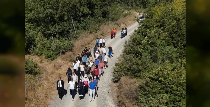 İnegöl, kurtuluşunun 104. yılını yürüyüşle kutladı