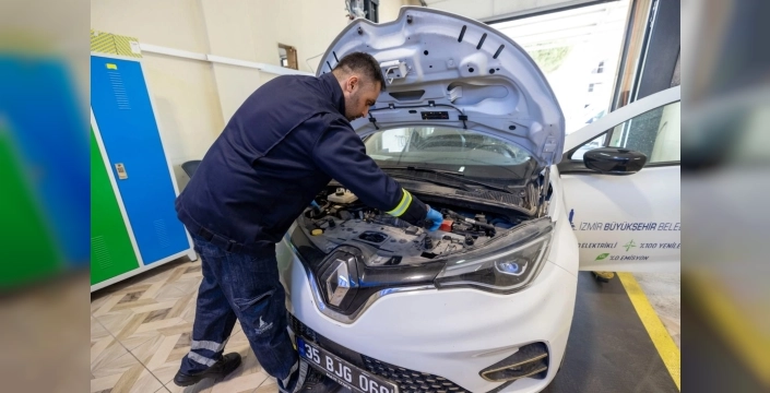 İzmir belediyesi elektrikli araçlarla tasarruf etti