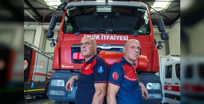 İzmir'de 33 yıllık ikiz itfaiyeci kardeşler