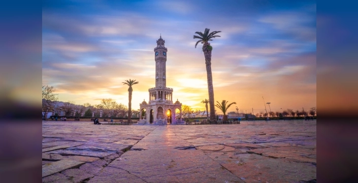 İzmir kent rehberi yenilendi