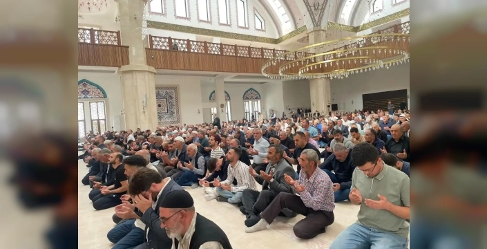 Kars'ta gaziler ve şehitler için mevlit okutuldu