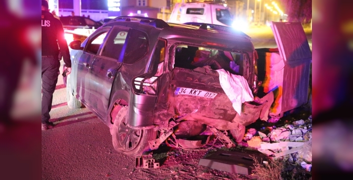 Kars'ta iki otomobil çarpıştı: 4 yaralı