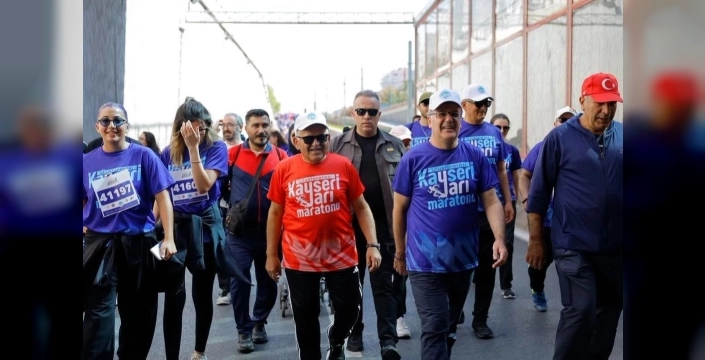 Kayseri'de 6. uluslararası yarı maraton yapıldı