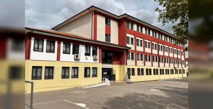 Kocaeli Büyükşehir, okullara 7,3 milyon TL boya desteği sağladı