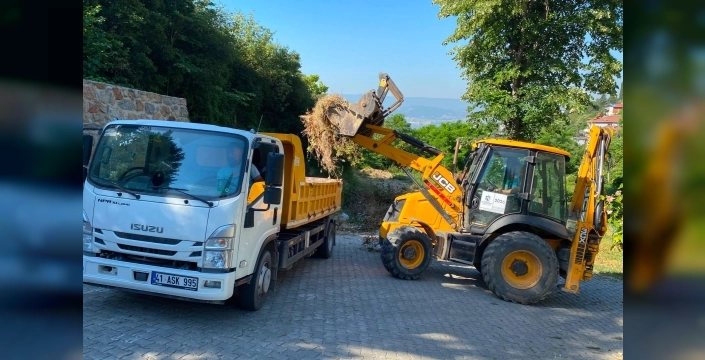 Kocaeli'deki mezarlıklarda bakım çalışmaları sürüyor