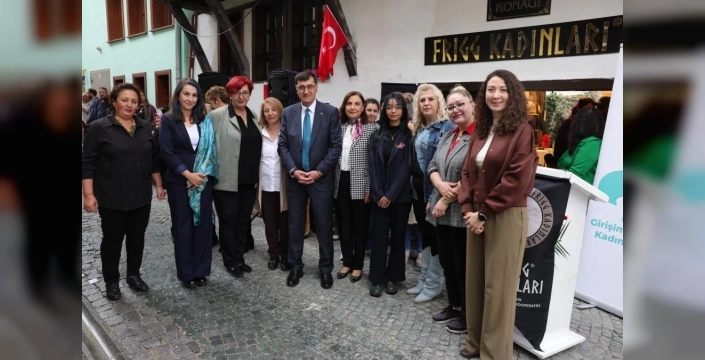 Kütahya'da kadın girişimciliğine destek sağlayan yeni merkez açıldı