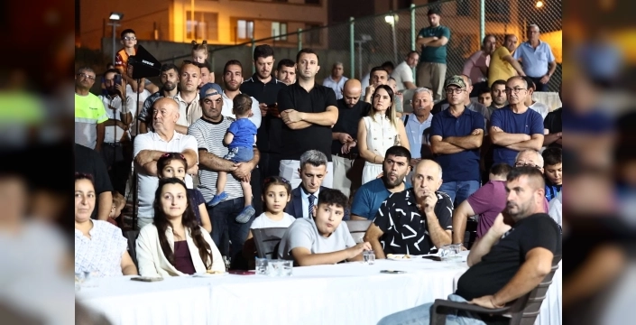 Manisa belediye başkanı Akgedik'te halkla buluştu