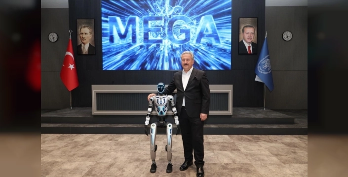 Melikgazi Belediyesi insansı robot MEGA'yı tanıttı