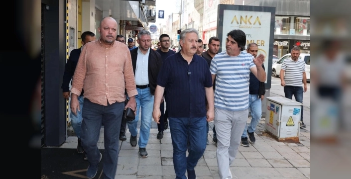 Melikgazi'de yaya yolları yenileniyor