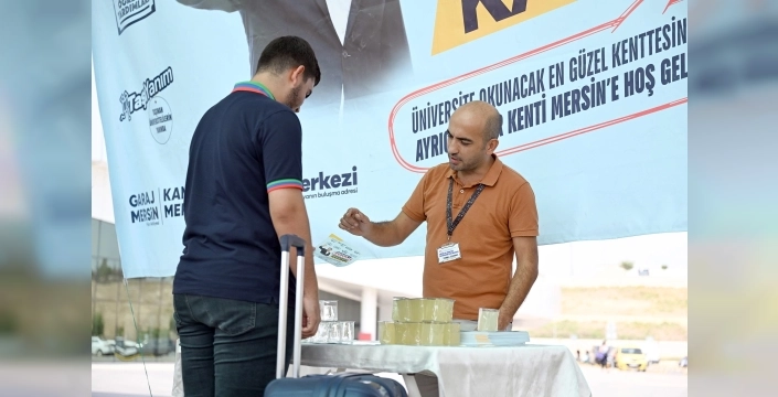 Mersin otogarlarında üniversite öğrencilerine destek sağlanıyor