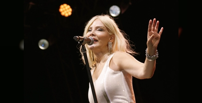 Ömür Gedik, Pınarhisar Gençlik ve Modifiye Festivali'nde sahne aldı